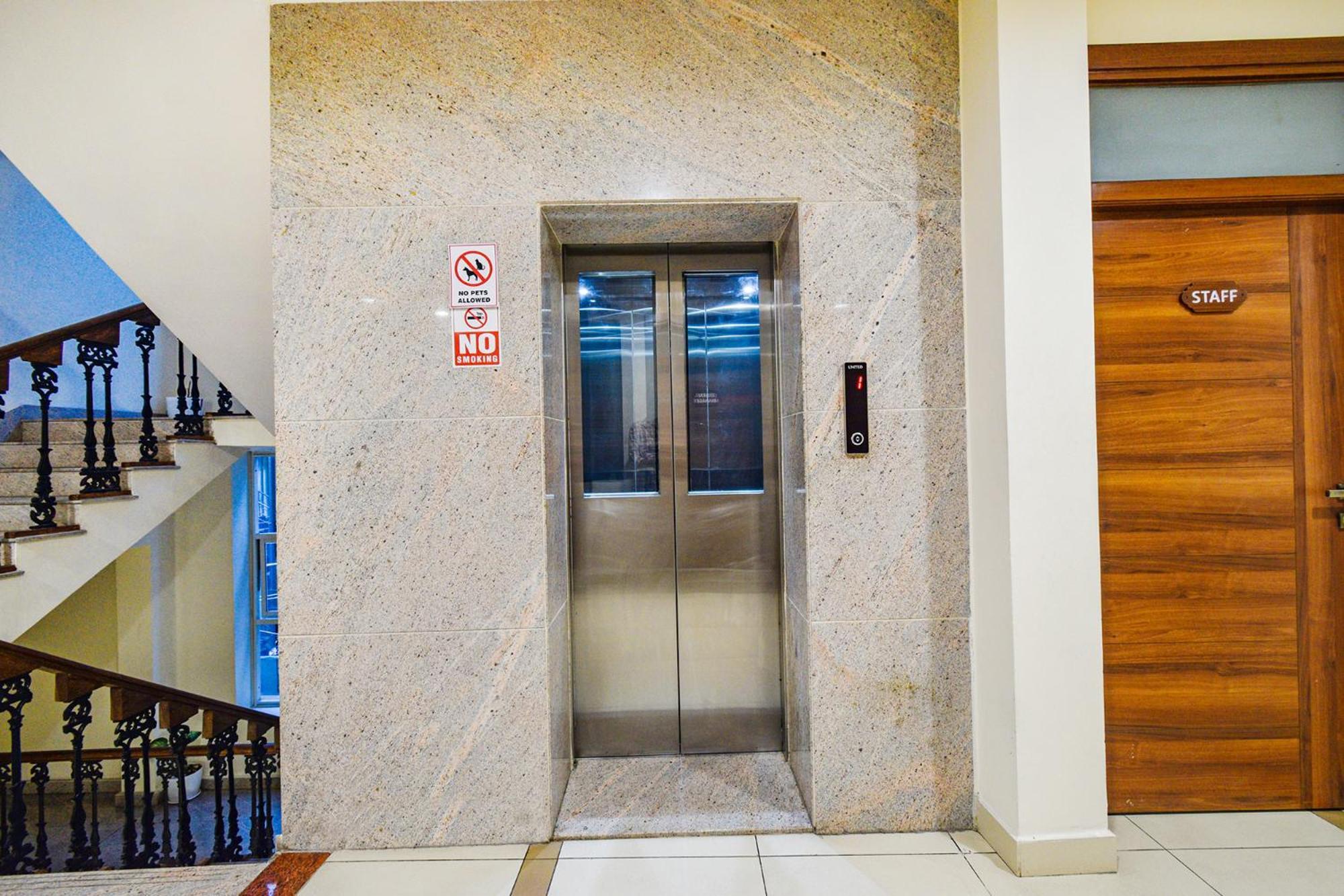 Fabhotel Prime Am Suites - Nr Yashoda Hospitals - Secunderabad Hyderabad Bagian luar foto