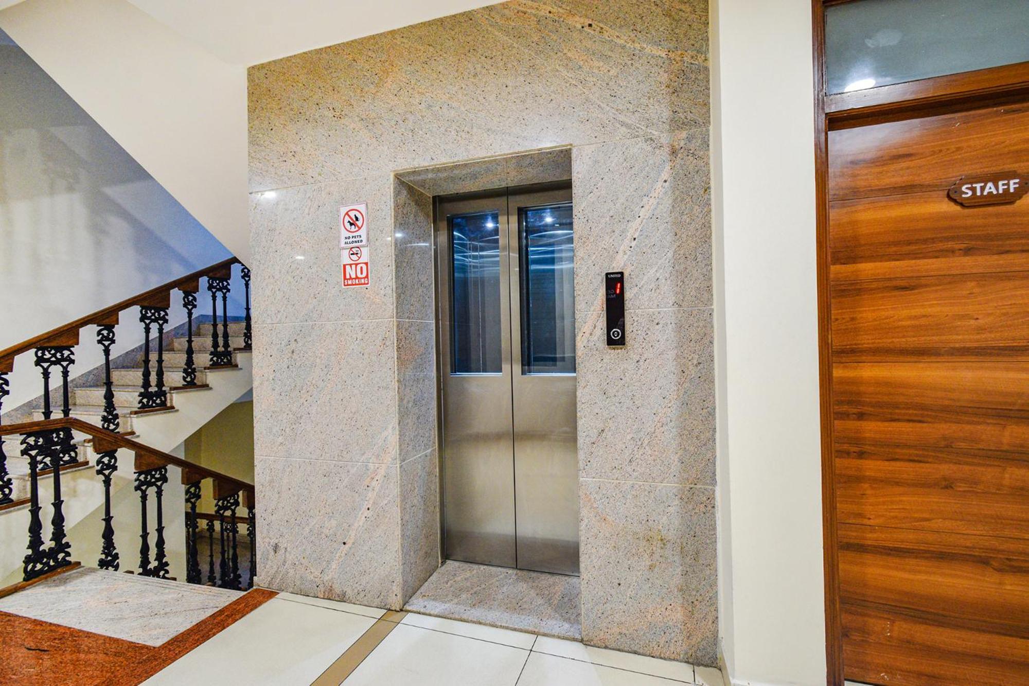Fabhotel Prime Am Suites - Nr Yashoda Hospitals - Secunderabad Hyderabad Bagian luar foto
